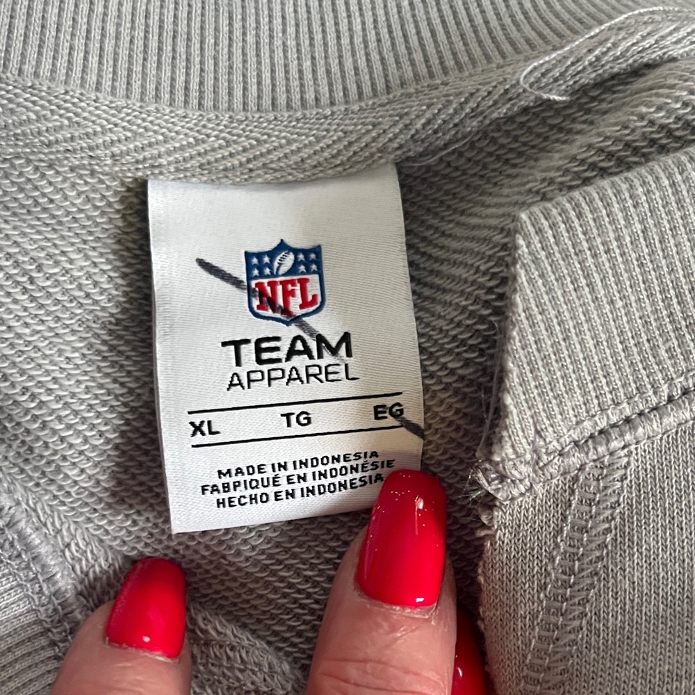 NFL Gray Crewneck Sweatshirt with Team Apparel Tag NWOT - Picture 2 of 5